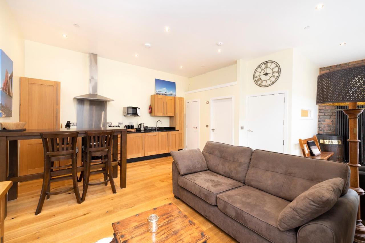 Appartamento Joivy 1 Bed Flat In Old Town, Next To St Giles Cathedral Edimburgo Esterno foto